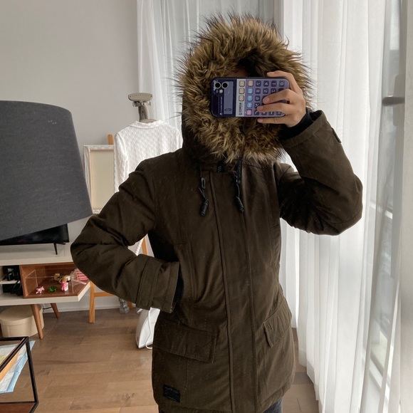 Aritzia TNA Golden Winter Jacket - Picture 5 of 13